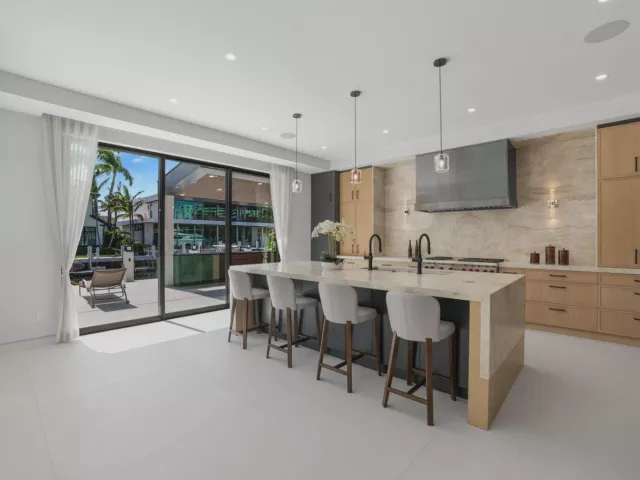 Продажа дома по адресу 441 Isle Of Palms Drive - фото 9375258
