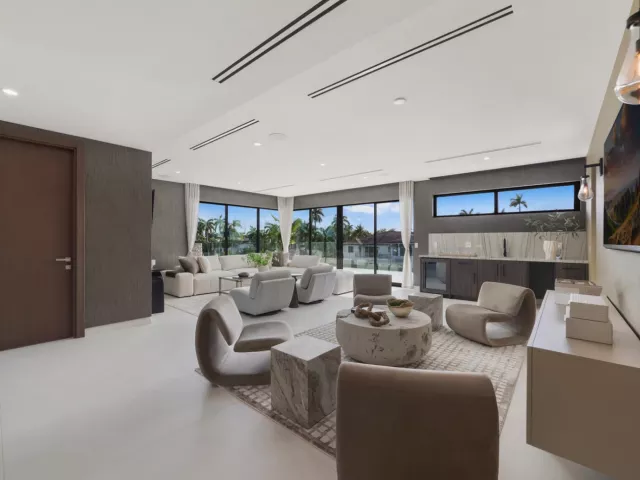 Продажа дома по адресу 441 Isle Of Palms Drive - фото 9375278