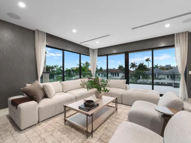 Продажа дома по адресу 441 Isle Of Palms Drive - фото 9375279