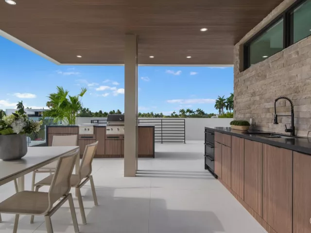Продажа дома по адресу 441 Isle Of Palms Drive - фото 9375293