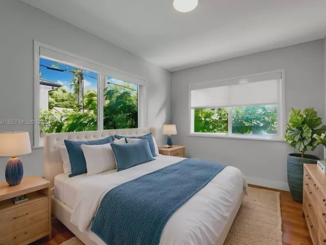 Продажа дома по адресу 2225 SW 19th Ave - фото 7608697