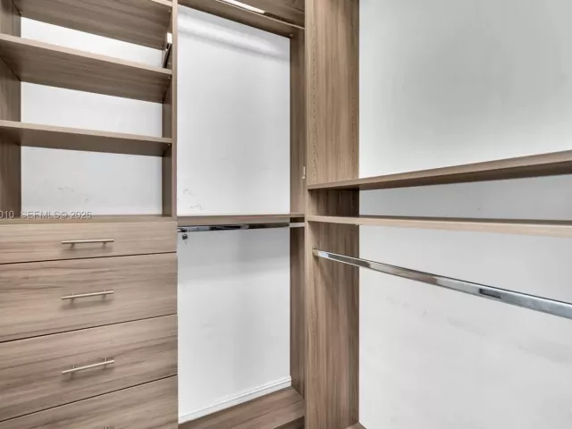 Дом в аренду по адресу 865 SW 113th Ln - фото 7612139