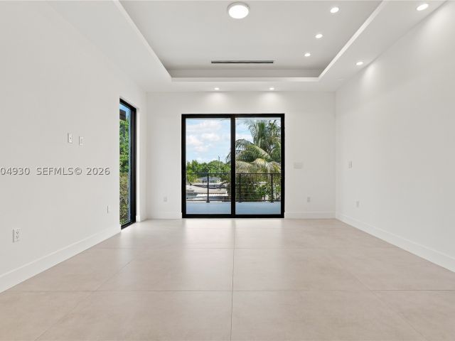 Продажа дома по адресу 6449 SW 28th St - фото 9013733