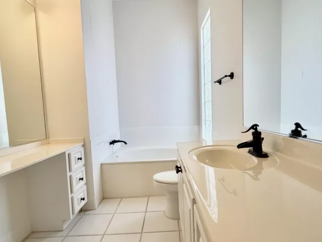 Продажа дома по адресу 2704 Irma Lake Drive - фото 8881423