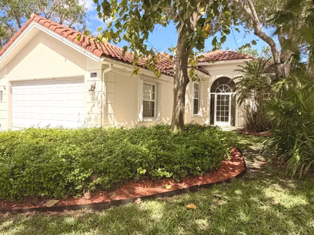 Продажа дома по адресу 2704 Irma Lake Drive - фото 8881412
