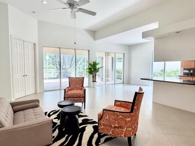 Продажа дома по адресу 2704 Irma Lake Drive - фото 8881413