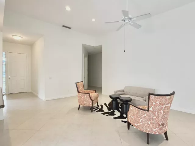 Продажа дома по адресу 2704 Irma Lake Drive - фото 8881415
