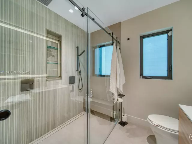 Дом в аренду по адресу 1940 SW 32nd Pl - фото 7617387