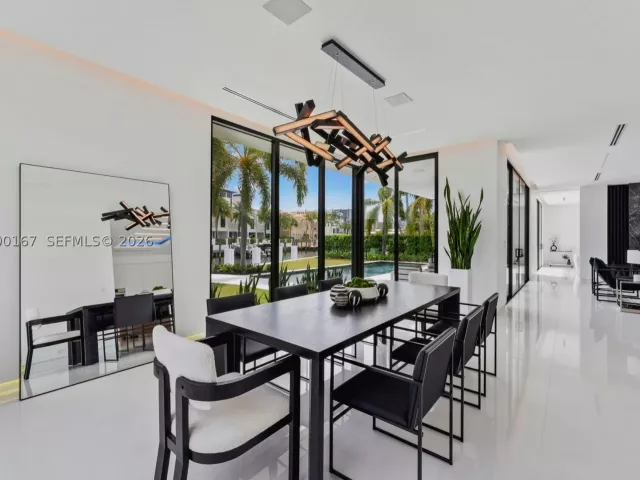 Продажа дома по адресу 4232 E Tradewinds Ave - фото 9350616