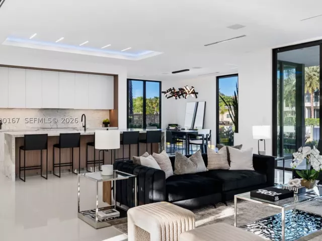 Продажа дома по адресу 4232 E Tradewinds Ave - фото 9350621