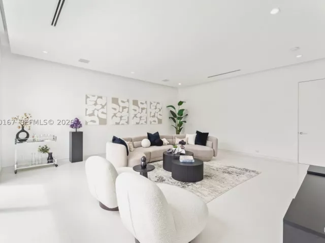 Продажа дома по адресу 4232 E Tradewinds Ave - фото 9350622