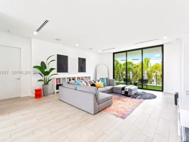 Продажа дома по адресу 4232 E Tradewinds Ave - фото 9350625