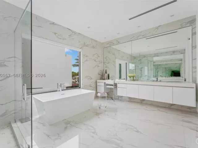 Продажа дома по адресу 4232 E Tradewinds Ave - фото 9350636
