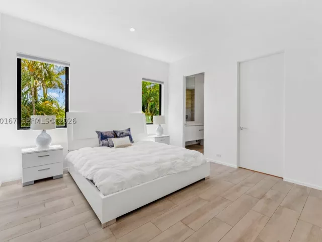 Продажа дома по адресу 4232 E Tradewinds Ave - фото 9350648