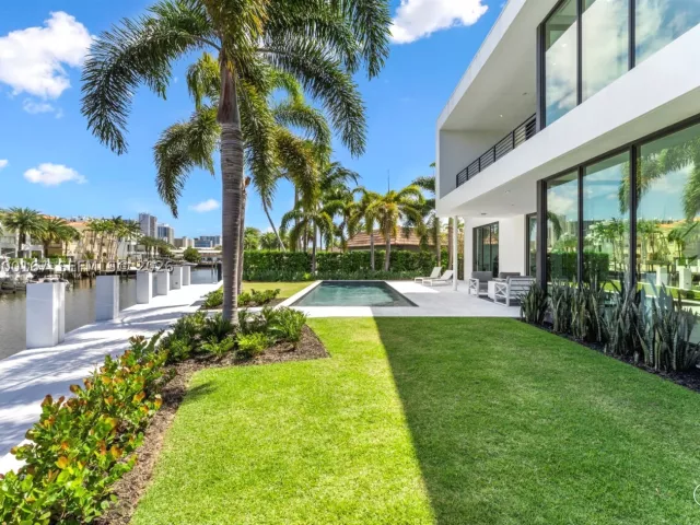 Продажа дома по адресу 4232 E Tradewinds Ave - фото 9350656