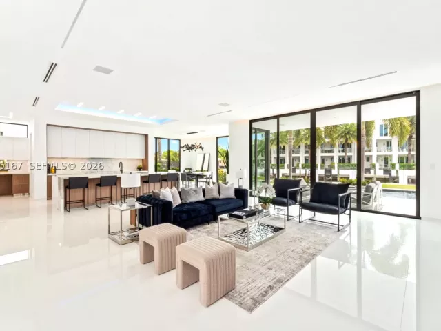 Продажа дома по адресу 4232 E Tradewinds Ave - фото 9350610