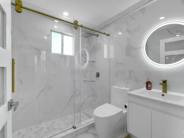 Продажа дома по адресу 1360 SW 32nd Street - фото 9249594