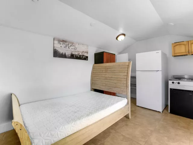 Продажа дома по адресу 1360 SW 32nd Street - фото 9249623