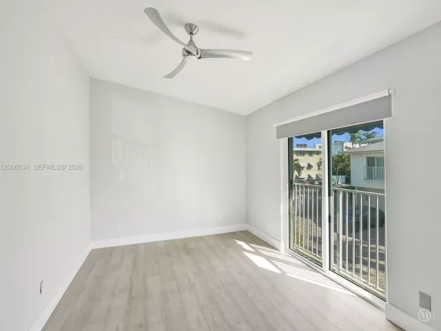 Дом в аренду по адресу 835 NE 19th Ave 10 - фото 7615011