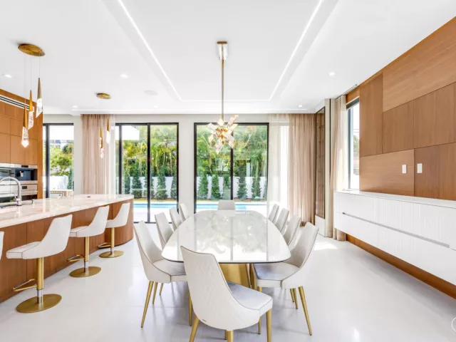 Продажа дома по адресу 310 NE 2nd Street - фото 9310991