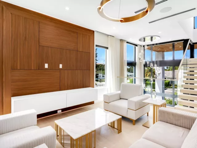 Продажа дома по адресу 310 NE 2nd Street - фото 9311000