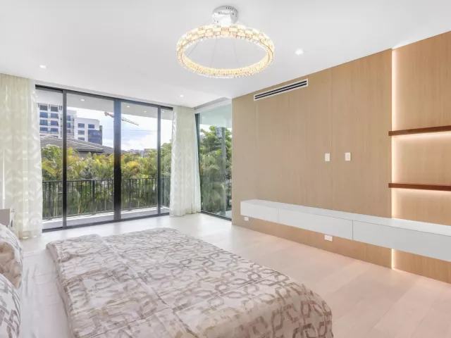 Продажа дома по адресу 310 NE 2nd Street - фото 9311003