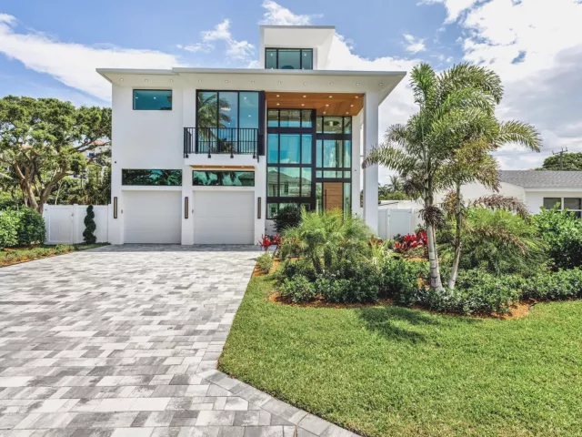 Продажа дома по адресу 310 NE 2nd Street - фото 9310981