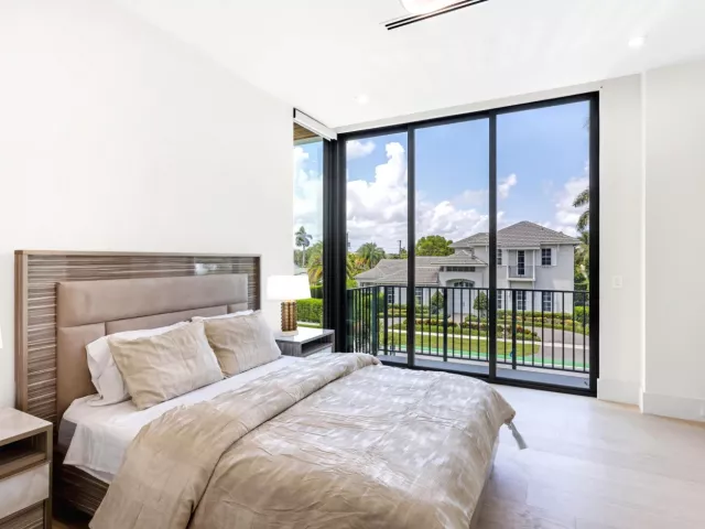 Продажа дома по адресу 310 NE 2nd Street - фото 9311015