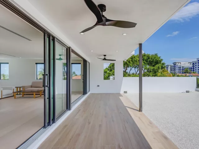 Продажа дома по адресу 310 NE 2nd Street - фото 9311024