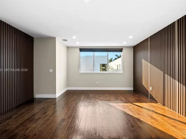 Дом в аренду по адресу 7534 NW 98th Ave 7534 - фото 7615031