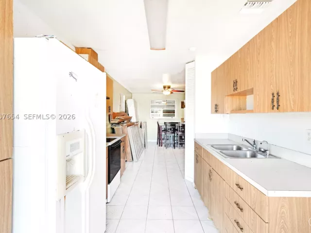 Продажа дома по адресу 20000 SW 216th St - фото 9088239