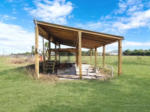 Продажа дома по адресу 20000 SW 216th St - фото 9088249