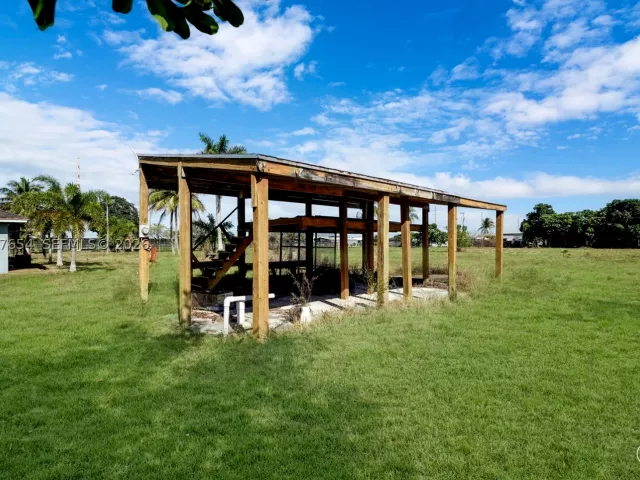 Продажа дома по адресу 20000 SW 216th St - фото 9088251