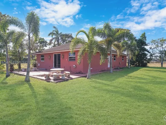 Продажа дома по адресу 20000 SW 216th St - фото 9088255