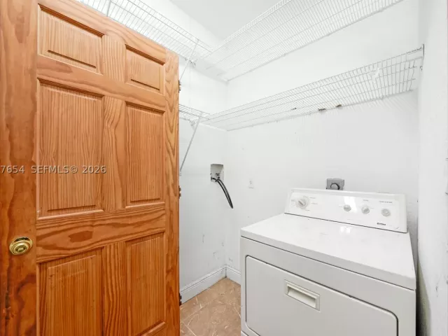Продажа дома по адресу 20000 SW 216th St - фото 9088274