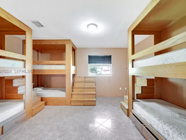 Продажа дома по адресу 20000 SW 216th St - фото 9088276