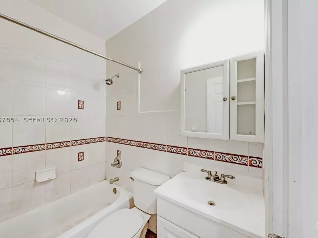 Продажа дома по адресу 20000 SW 216th St - фото 9088283