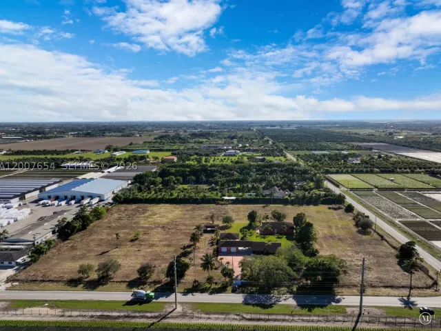 Продажа дома по адресу 20000 SW 216th St - фото 9088341