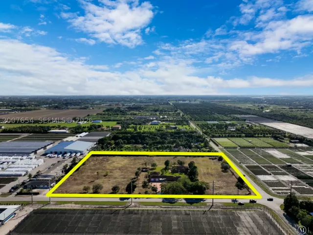 Продажа дома по адресу 20000 SW 216th St - фото 9088349