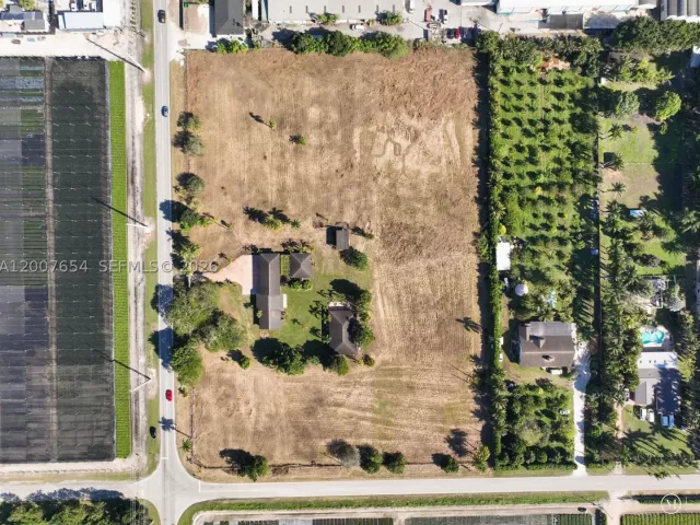 Продажа дома по адресу 20000 SW 216th St - фото 9088365
