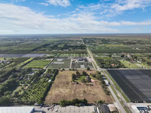 Продажа дома по адресу 20000 SW 216th St - фото 9088369