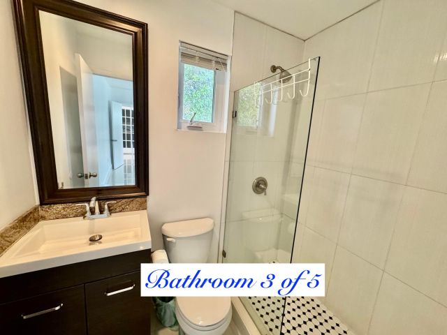 Продажа дома по адресу 88 NE 154th Street - фото 8178077