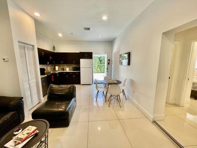 Продажа дома по адресу 88 NE 154th Street - фото 8178301