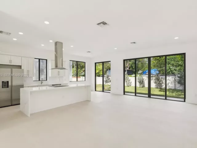 Продажа дома по адресу 1515 SW 40th Ter - фото 7618009