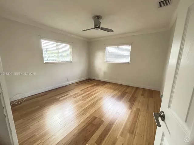 Дом в аренду по адресу 19102 NW 33rd Pl 19102 - фото 7618029