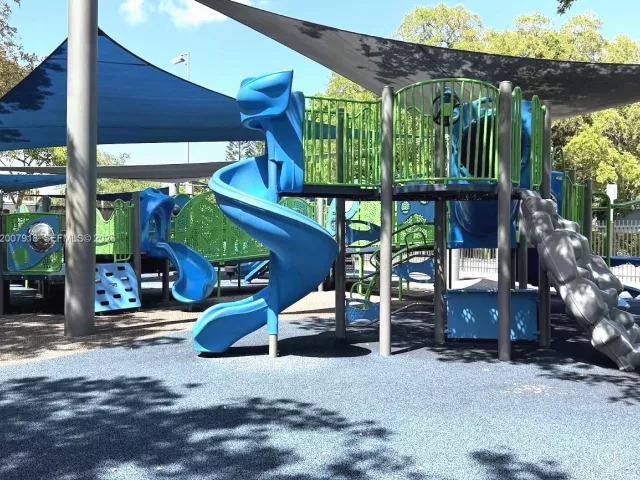 Продажа дома по адресу 2272 SW 13th St - фото 7618820