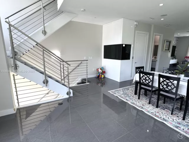 Дом в аренду по адресу 10331 NW 64th Ln 10331 - фото 7620177