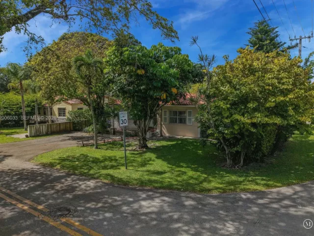 Продажа дома по адресу 4401 SW 16th St - фото 7642245