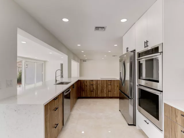 Продажа дома по адресу 5591 NE 29th Avenue - фото 8083691