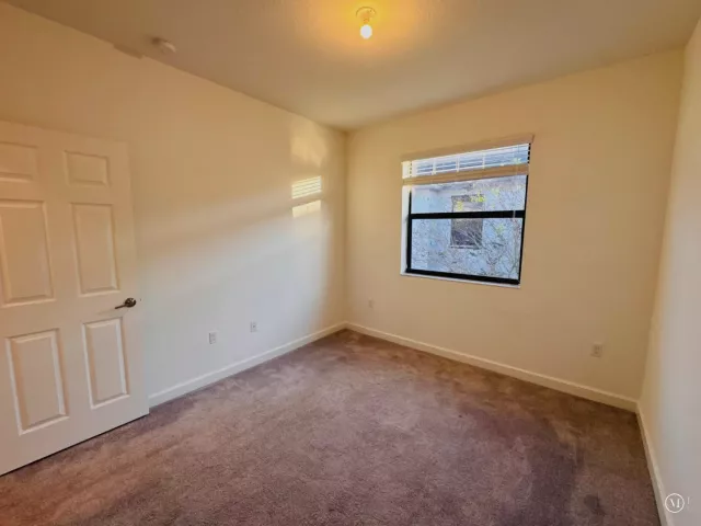 Продажа дома по адресу 1606 SW 28th Court - фото 8083732